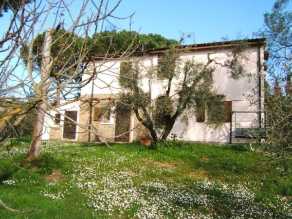 Bauernhäuser/ Bauernhaus in Italien kaufen | IMMOZENTRAL Bauernhäuser/ Bauernhaus in Italien kaufen | IMMOZENTRAL